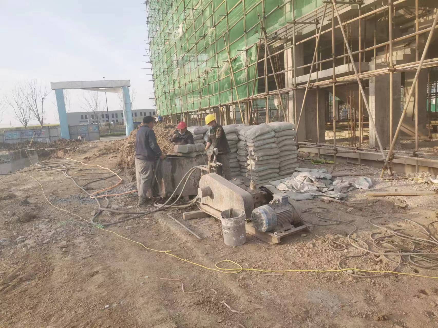 岳塘别墅下沉注浆